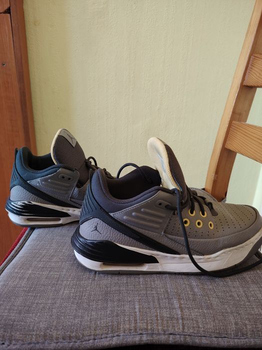 Маратонки Jordan max aura