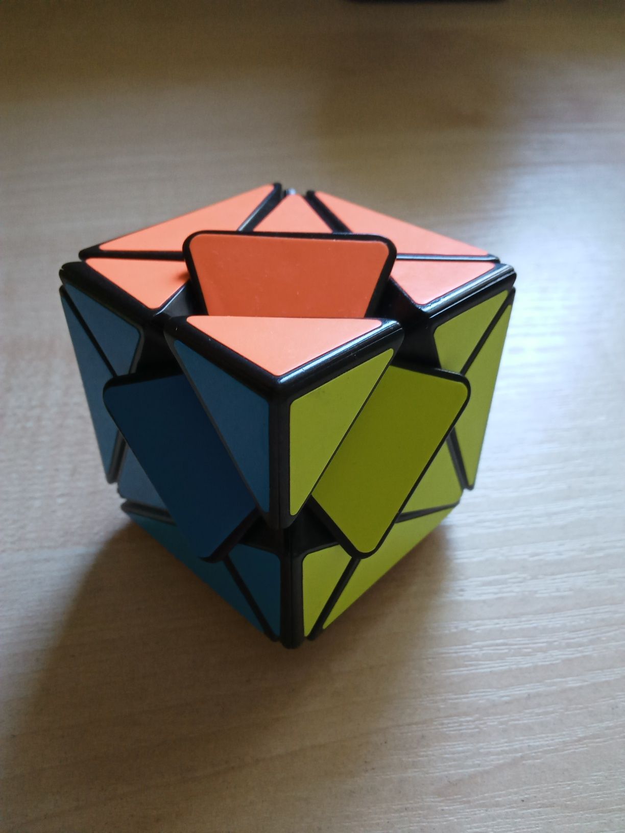 Продаю Кубик Рубика Axis cube