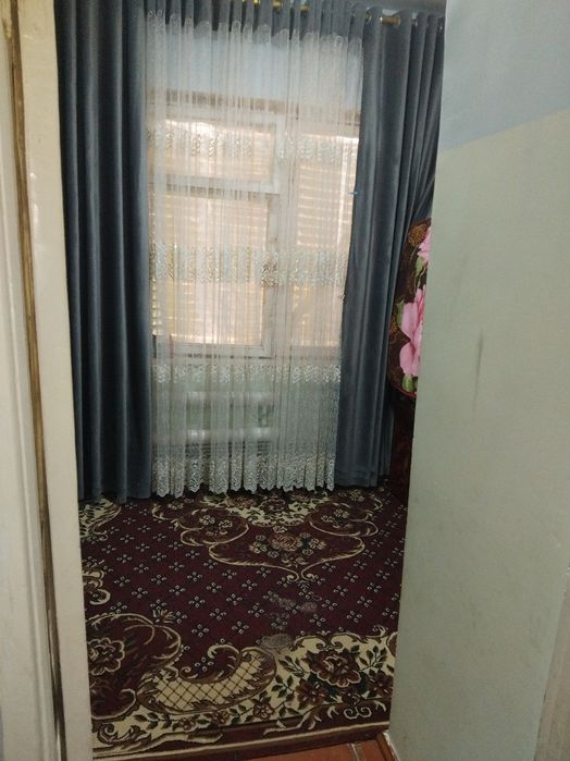 Uchtepa 25 kvartal 1/5/5   2/6 balkon  srochna narxda sotiladi