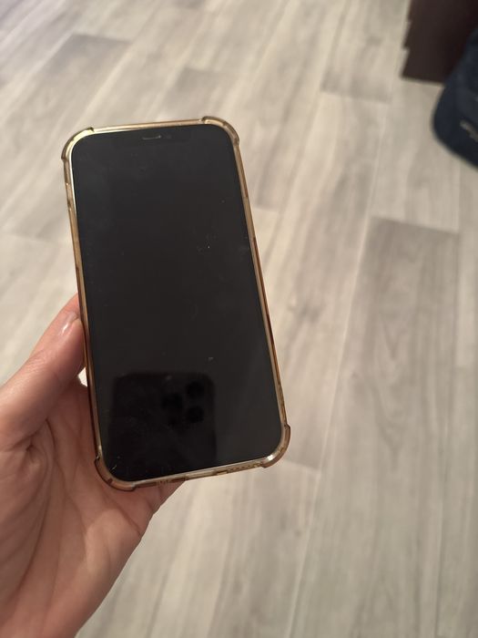 Iphone 12 в идельном состоянии