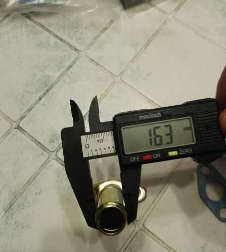 Фланец с тръбичка за оттичане на маслото, на турбото GT25/28/30/35