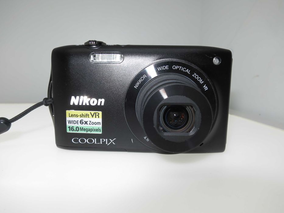 Nikon Coolpix S3300 ултра компактен фотоапарат дигитална камера