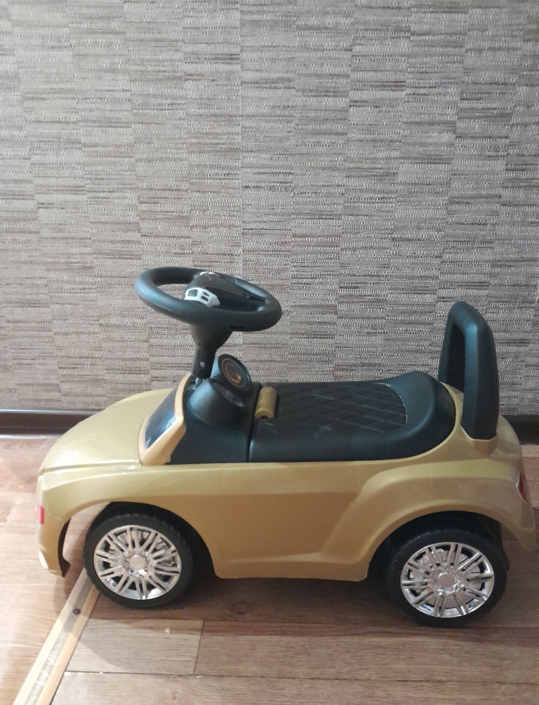 Продам детский автомобиль