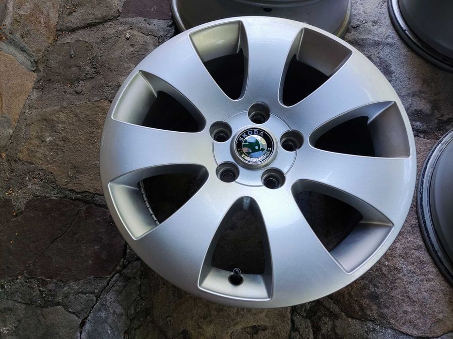 Шкода 5х112 - 16 цола оригинални алуминиеви лети джанти Skoda