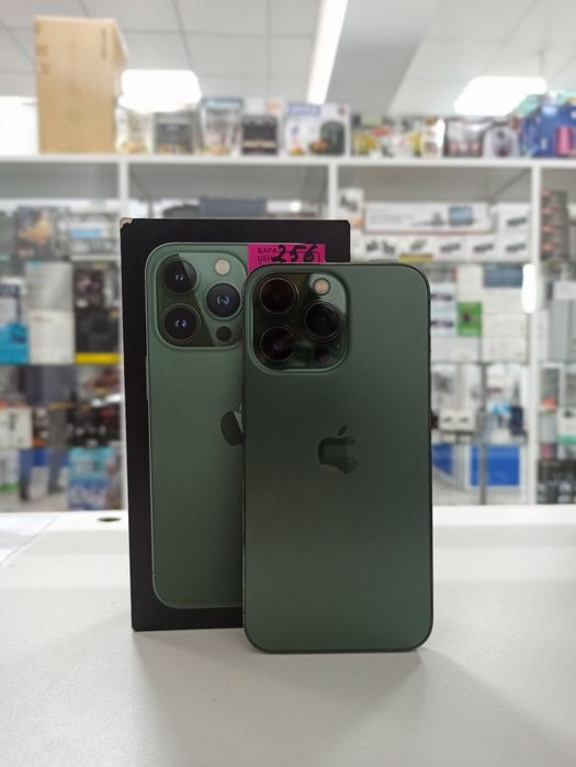 Apple iPhone 13 Pro , 256gb, 77%.