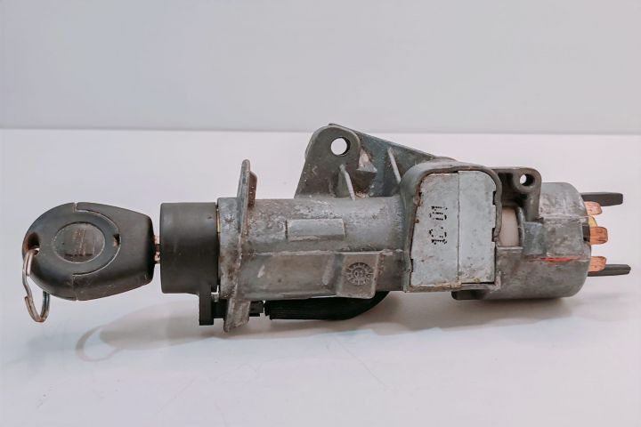 Contact Pornire  cu Cheie 4B0905851C Skoda Octavia prima generatie (f