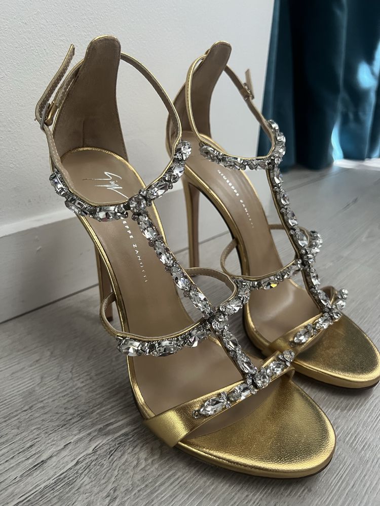 Sandale Giuseppe Zanotti - Elba rhinestone embellished 39