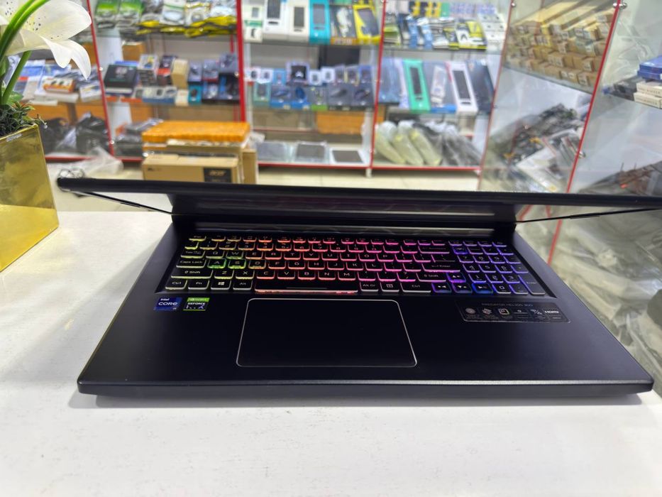 ACER PREDATOR haqiqiy monistir core i9  8Gb qoʻshimcha vidyokartalik