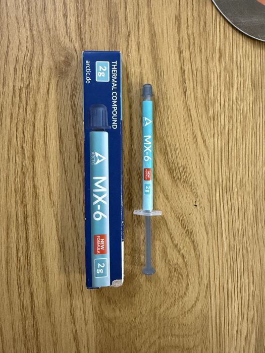 AMD Ryzen 5 2400 Gg Quad-Core 3.9 GHz cu cooler