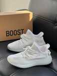 Adidasi Yezzy Noi !!! Marimi 40/46 !!!