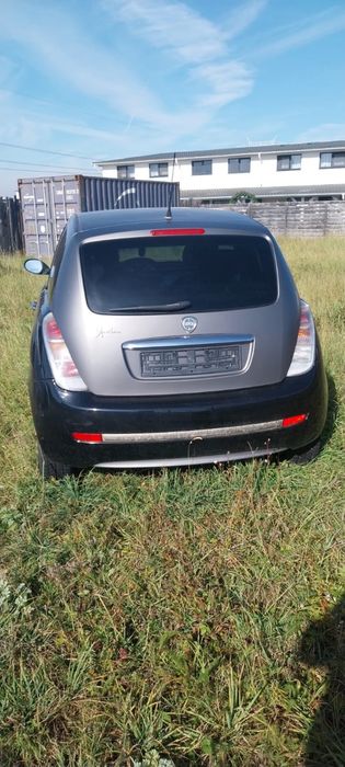 Lancia ypsilon 2011 1.4