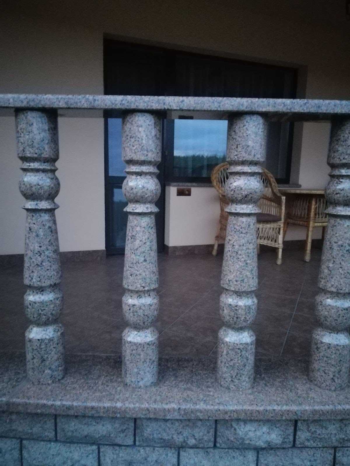 Balustrade de granit