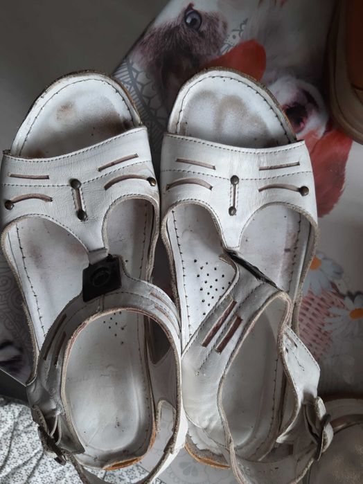 Всички обувки 39 номер по 5лв Бели кариока 37н 8лв