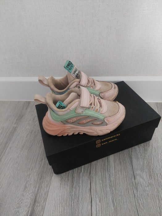 Детский кроссовки