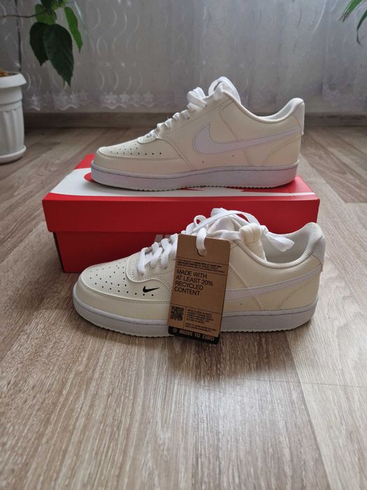 Маратонки NIKE номер 42