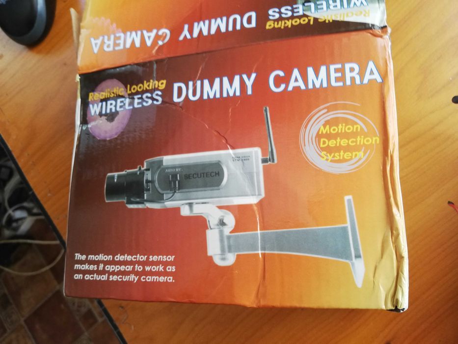 Camera supraveghere falsa cu led intermitent si senzor de miscare