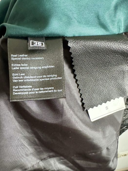 Vand geaca de piele bej si negru, masura S