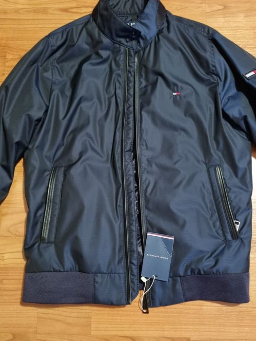Geaca Tommy Hilfiger noua