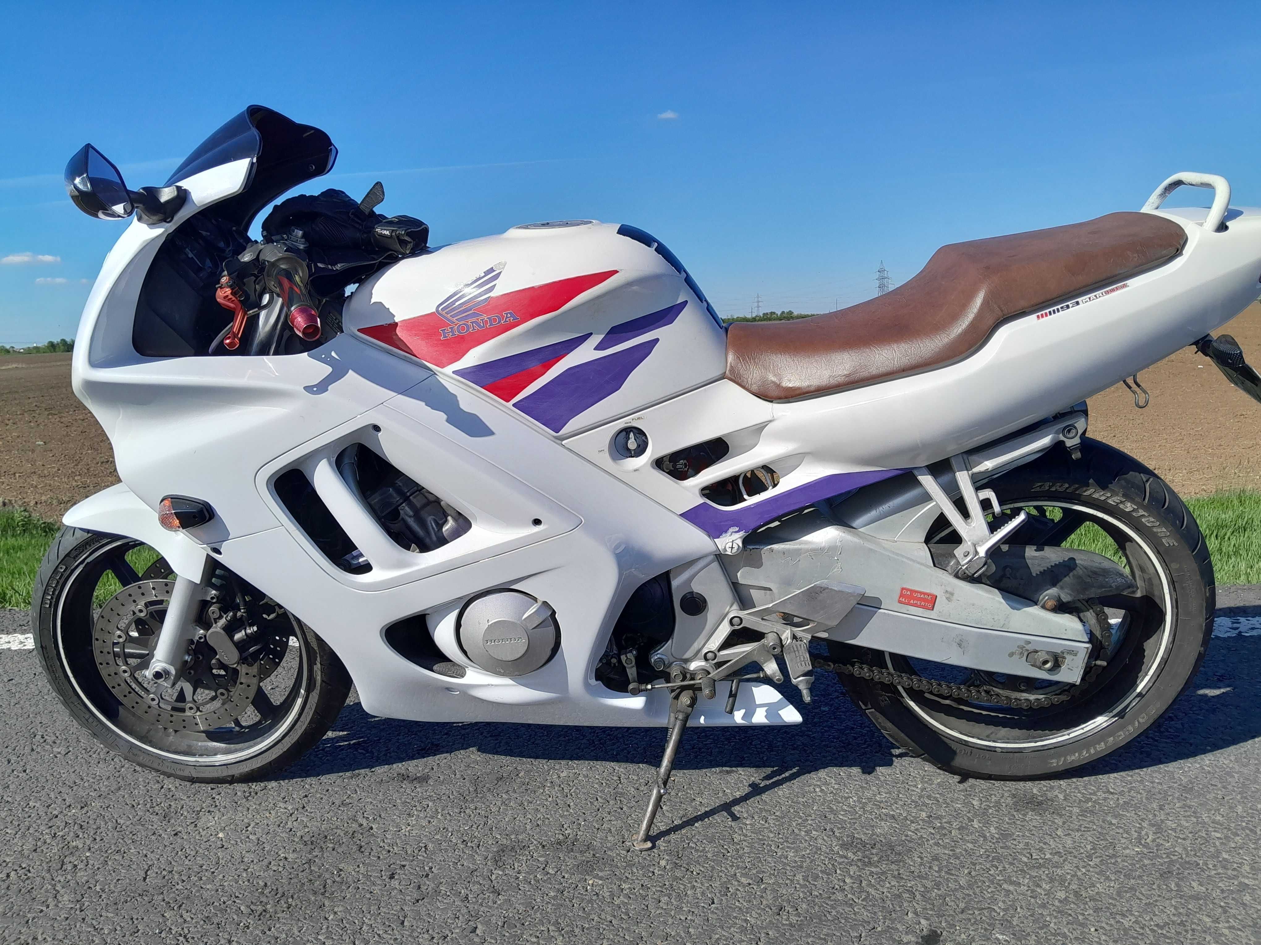 Honda cbr 600 f3 an 1995