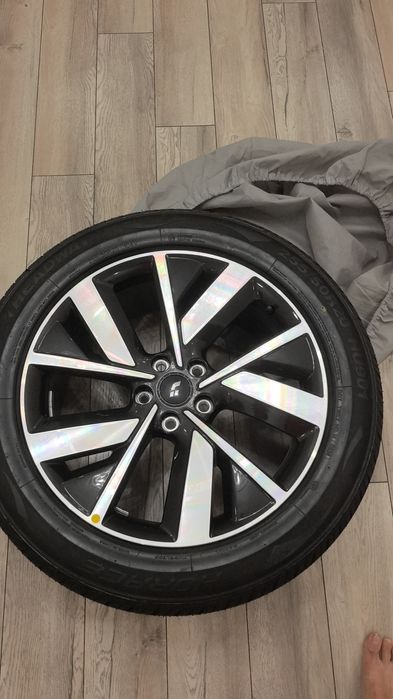 Продам запаску на lixiang