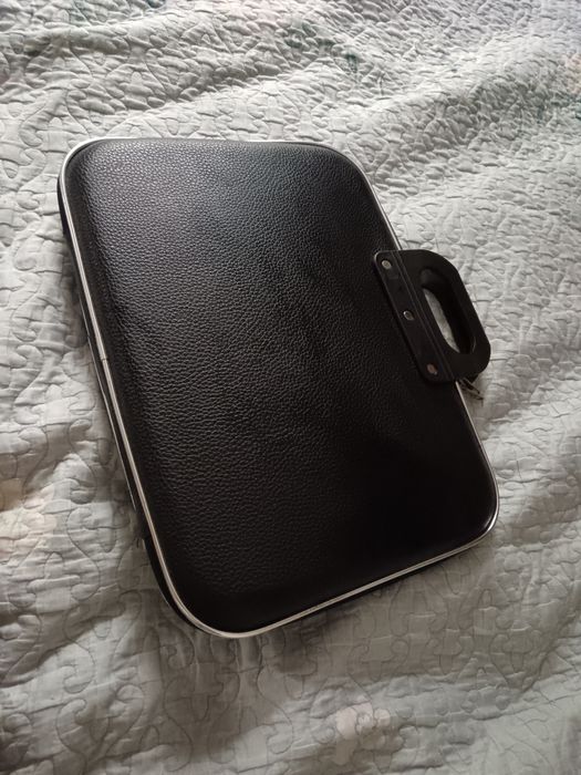 Продам сумку для ноутбука