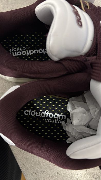 Adidas noi cu eticheta