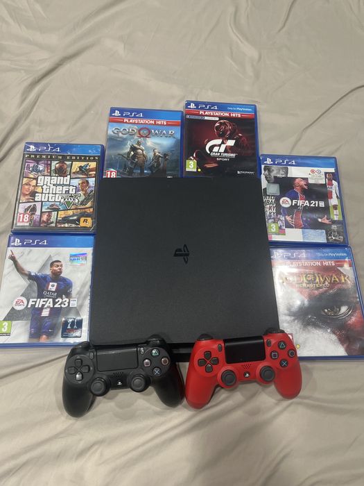 Продавам PS 4 slim