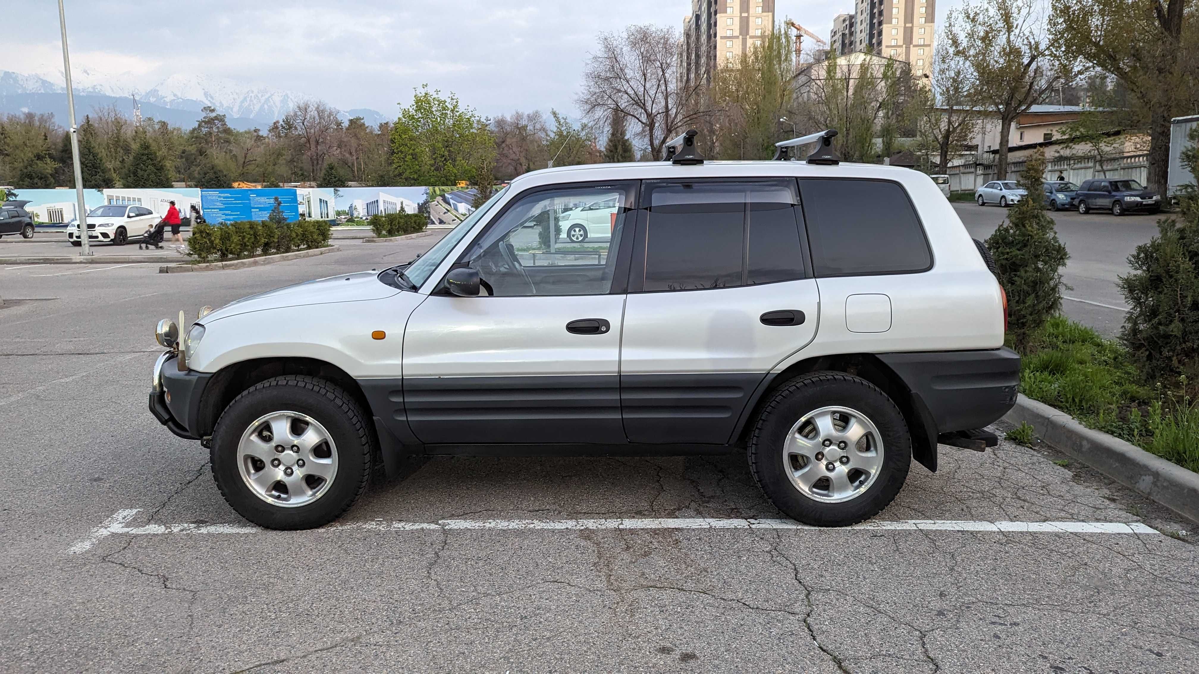 Toyota RAV4 1995 г.