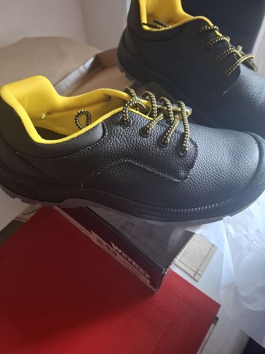 Pantofi protectie.