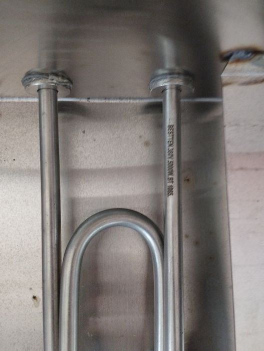 Frityurnitsa yangi 30 kv li soatiga 15-20 kilogacha chips qovursa bola