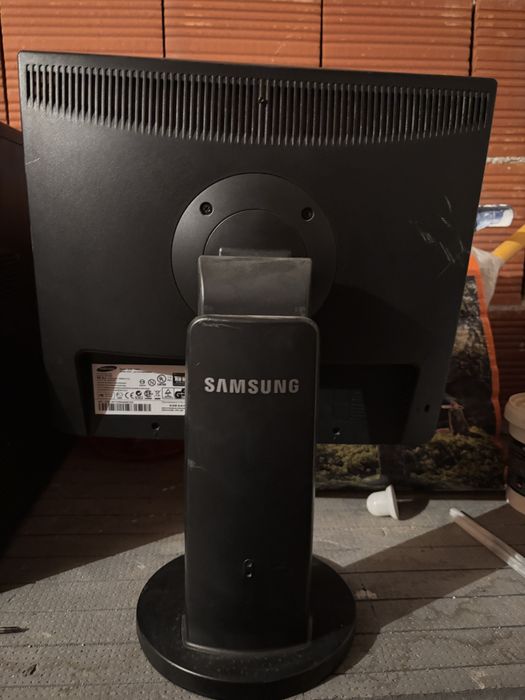 Монитор - Самсунг 17" инча