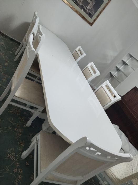 Стол и 10 стульев в комплекте