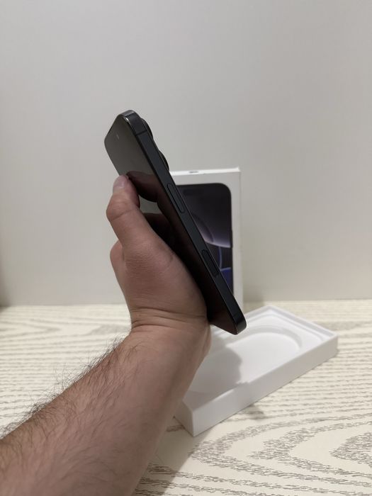 Iphone 16 Pro 256 gb Black Titanium