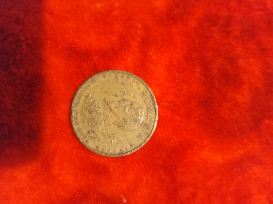 Bani vechi de 100 și 50 lei