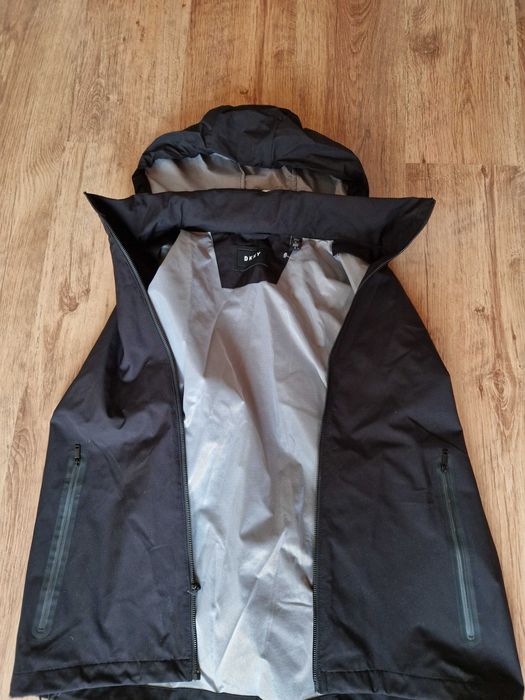 Яке DKNY (Donna Karan New York)