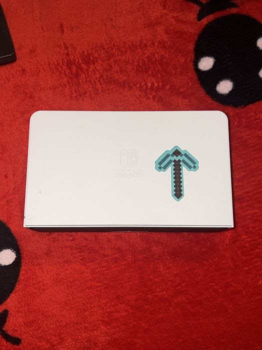 Nintendo Switch OLED,alb/negru,Marokart deluxe8,stare buna!!