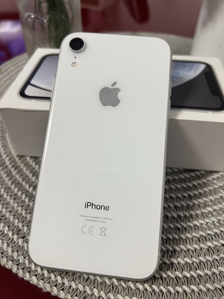 Vand Iphone XR 64 alb in stare impecabila