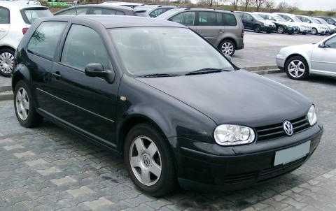 Golf 4, 1.6 ,101 к.с. черен