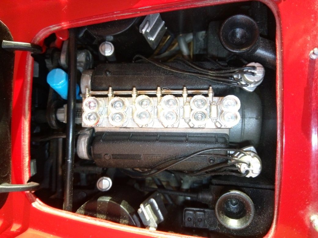 Vând mașină Ferrari 250 GTO