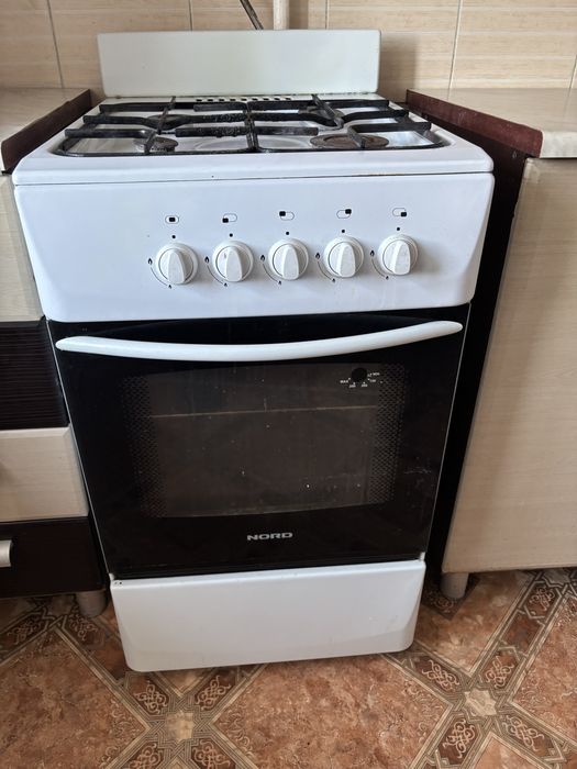 Продам газовую плиту Nord