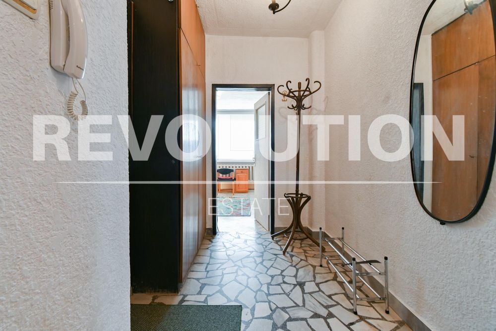 Дава се под наем Тристаен апартамент в София, Младост 4 - 100 кв.м за 500 € - Снимка #9