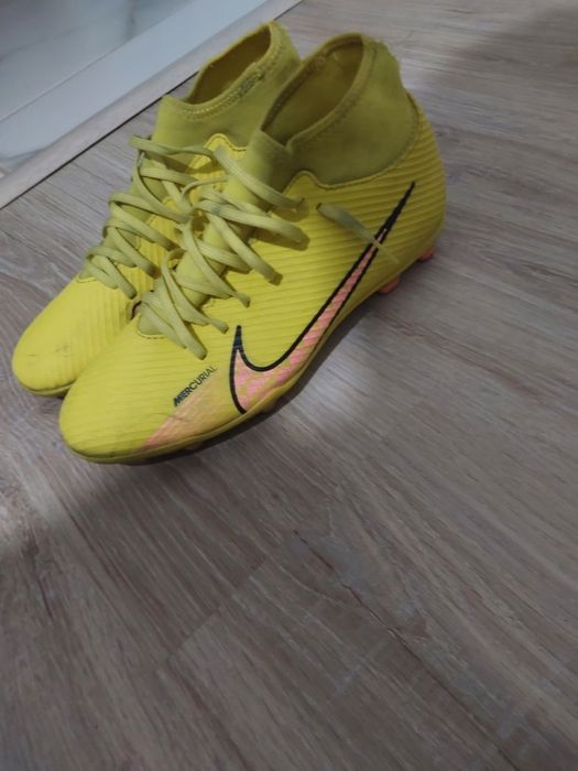 Ghete de fotbal nike mercurial academy