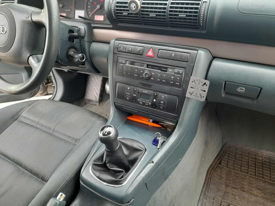 Vând Audi A4,B5 ,1.9
