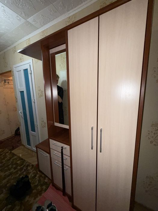 Стенка в прихожую