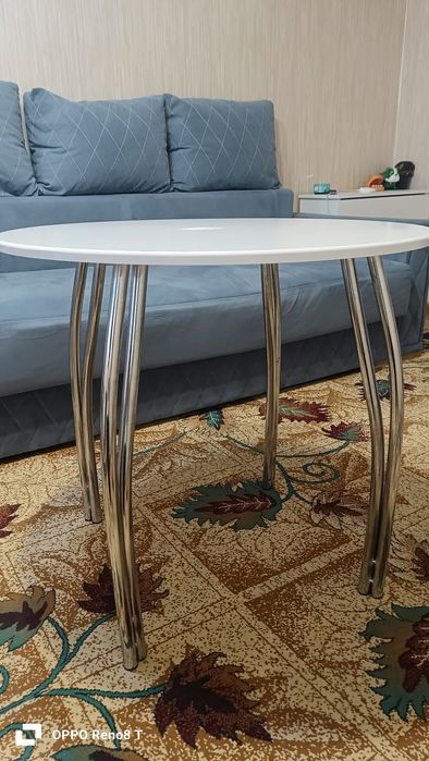 Продаю кухонный стол