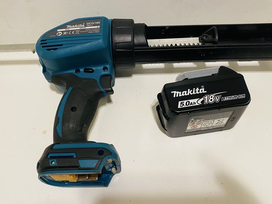 Makita pistol de silicon