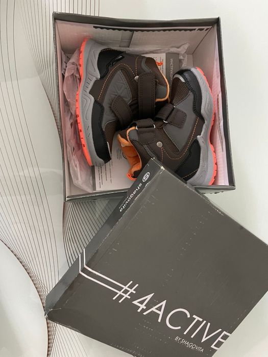 Продам детскую обувь