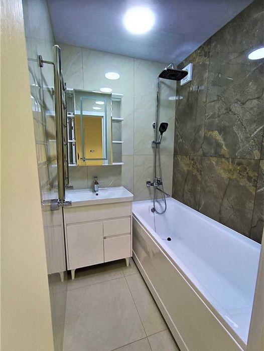Новза метро Продам 3/2/4кирпич Раздельные-комнаты балкон 2/6 Чиланзар5