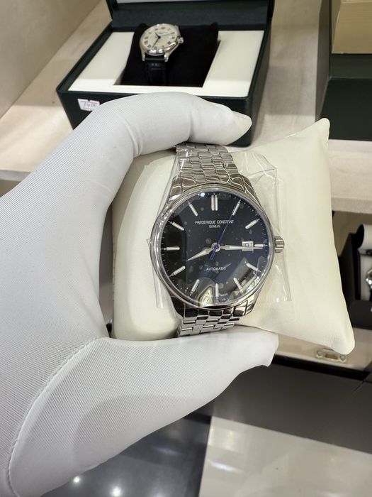 Часы Frederique Constant