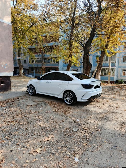 Lada vesta v idealnom sostoyanii